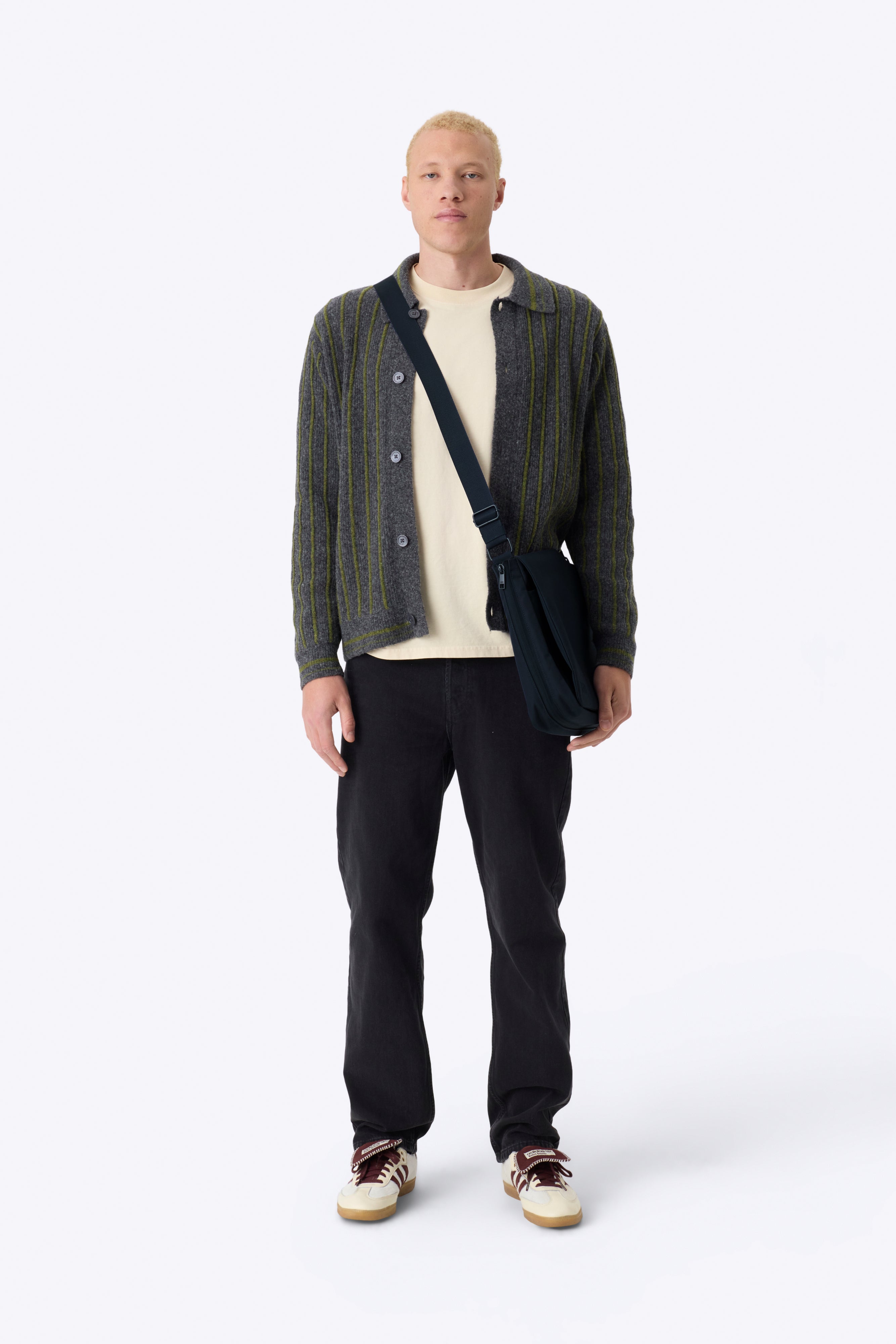 The Expandable Messenger Tote in Navy